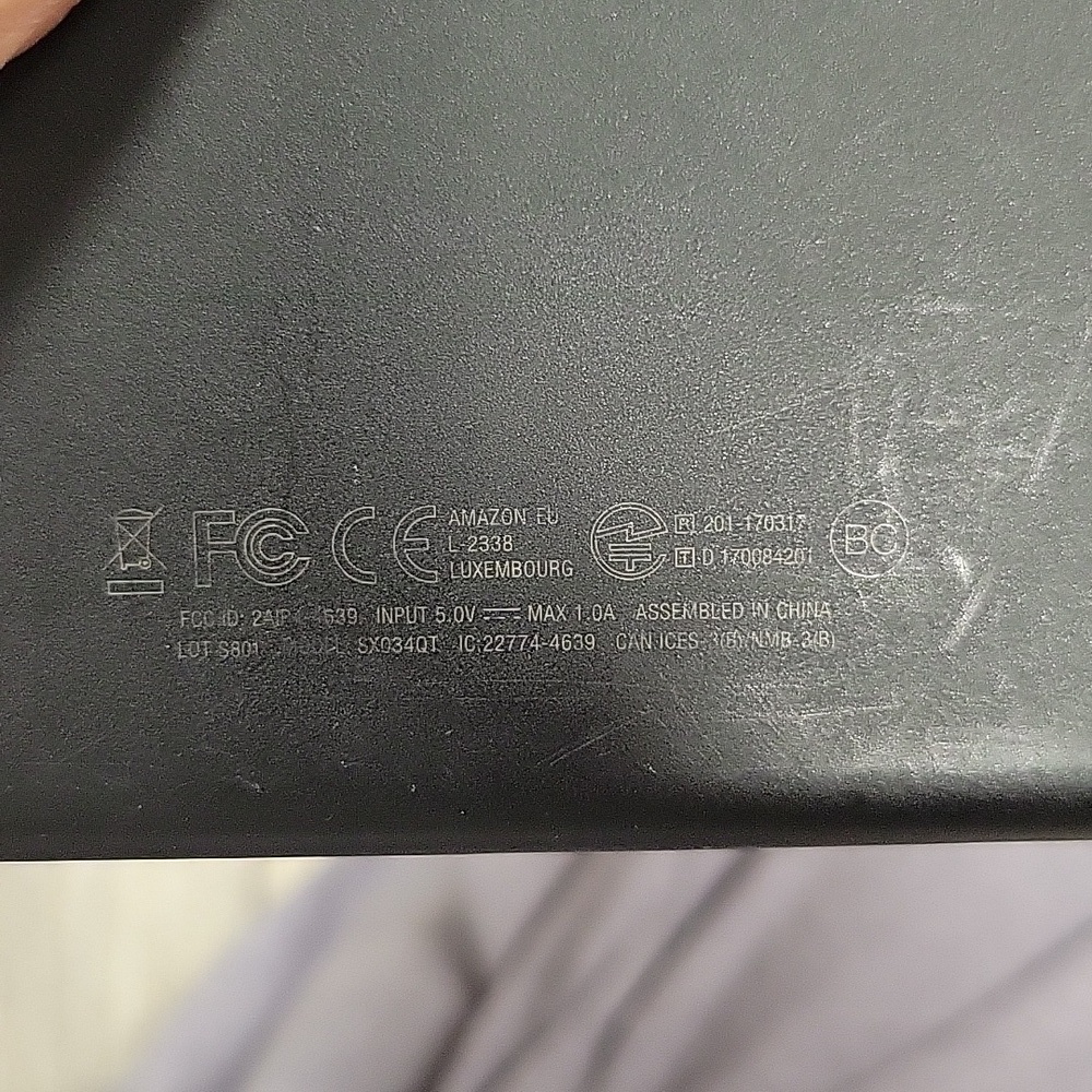 Amazon Fire Tablet with 2 Cases and a Headrest Holder - Picture 4 of 10